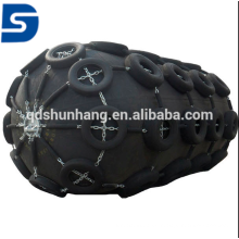 Defensa de goma neumática marina de 3.3mx los 5.5m con la red de la cadena y del neumático hecha en China